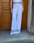 Pantalone palazzo bianco con dettagli a contrasto – Le Streghe