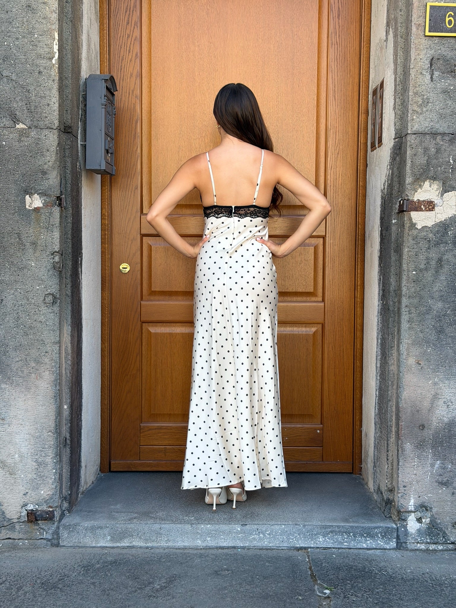 Abito lungo pois con pizzo nero