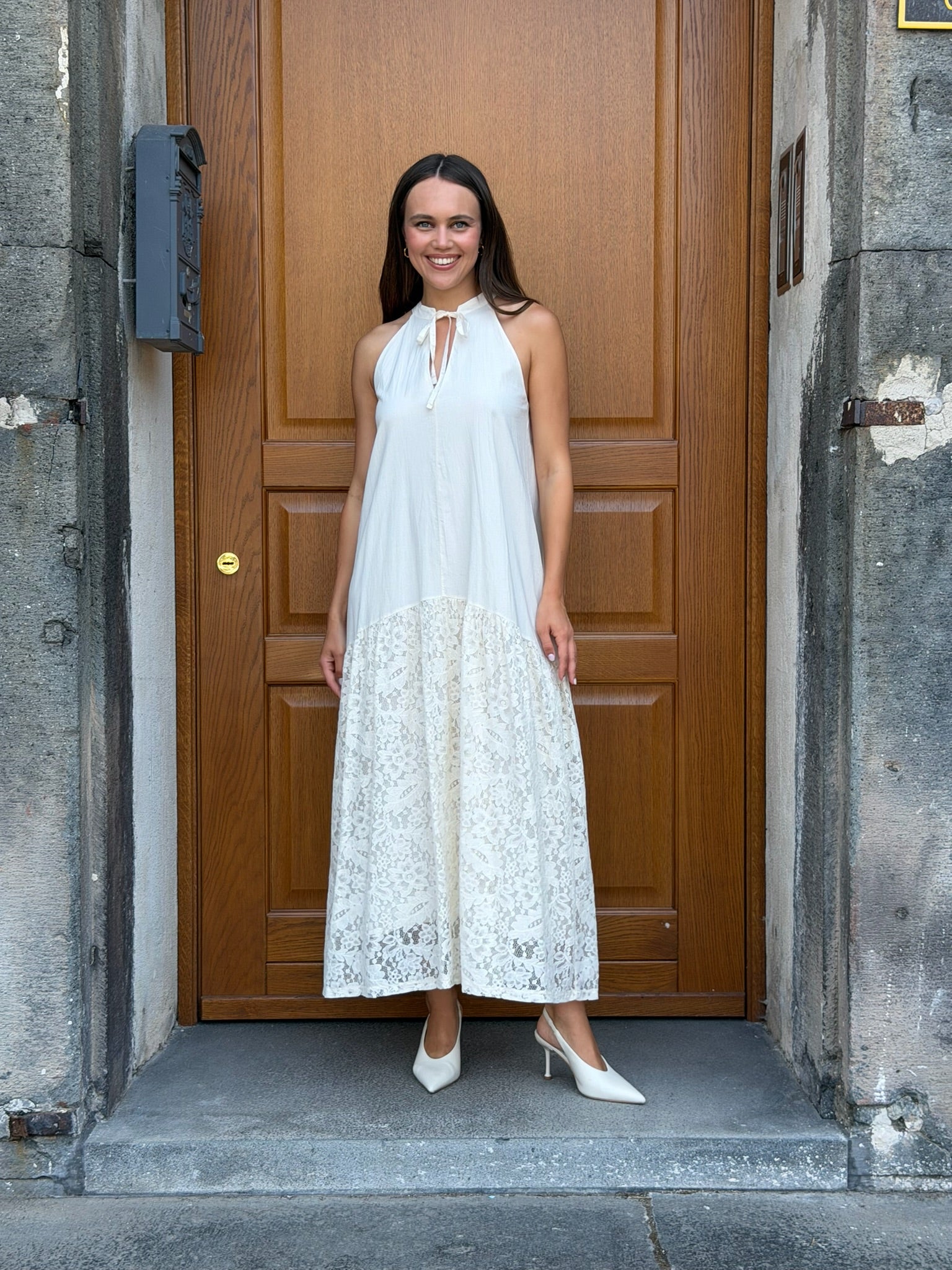 Abito lungo bianco con pizzo – Le Streghe