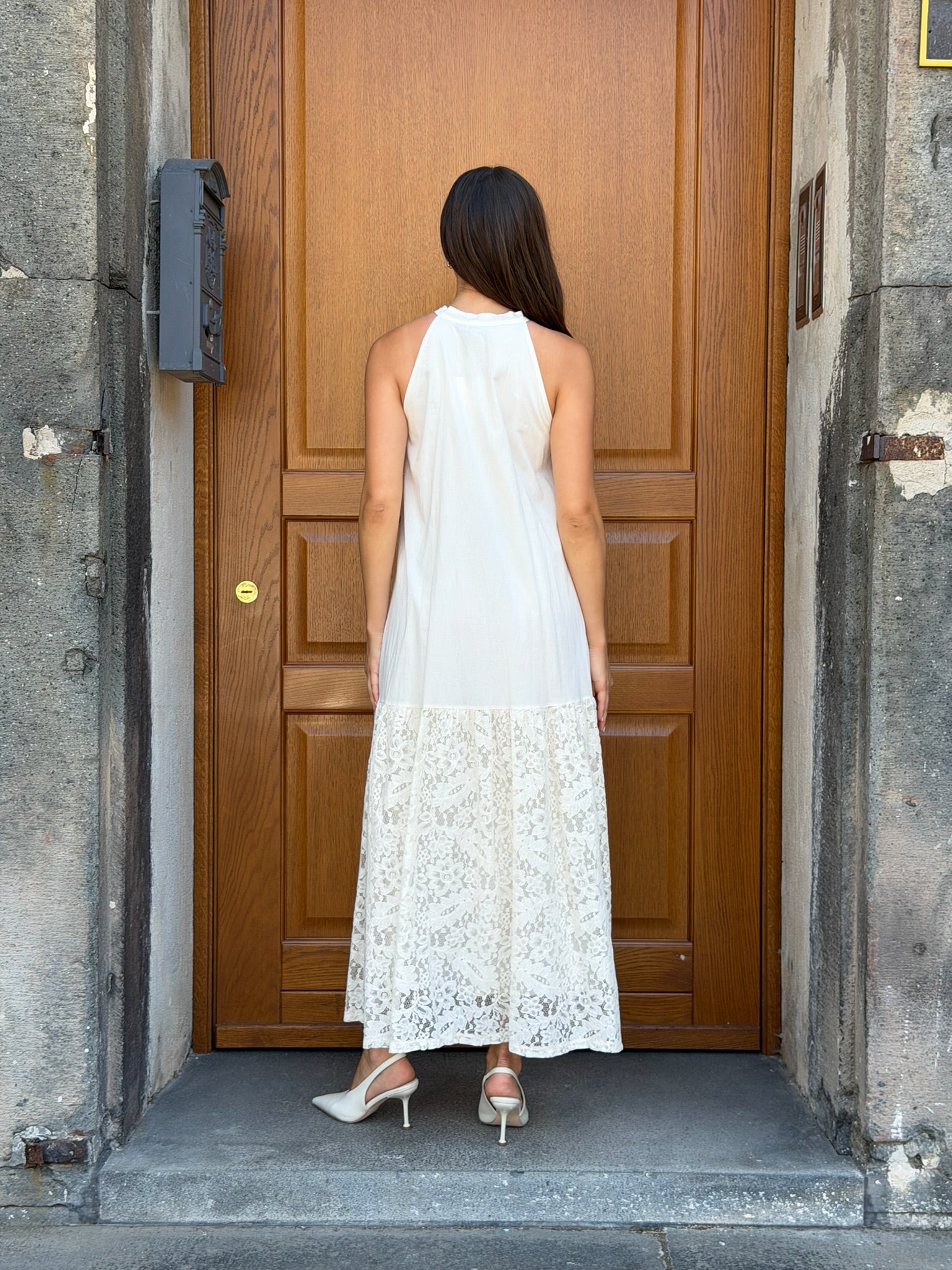 Abito lungo bianco con pizzo – Le Streghe